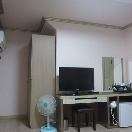 Moiri Guesthouse Yeosu Eksteriør billede