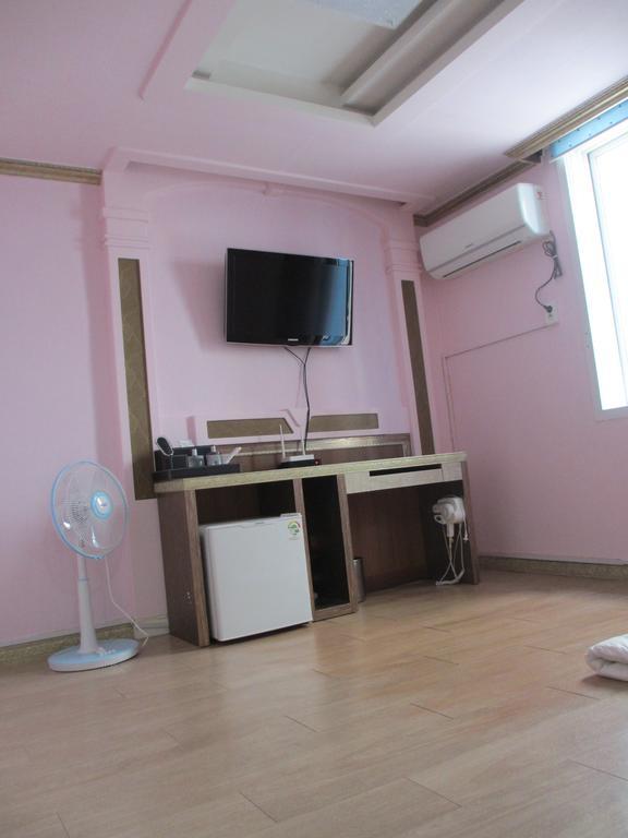 Moiri Guesthouse Yeosu Eksteriør billede