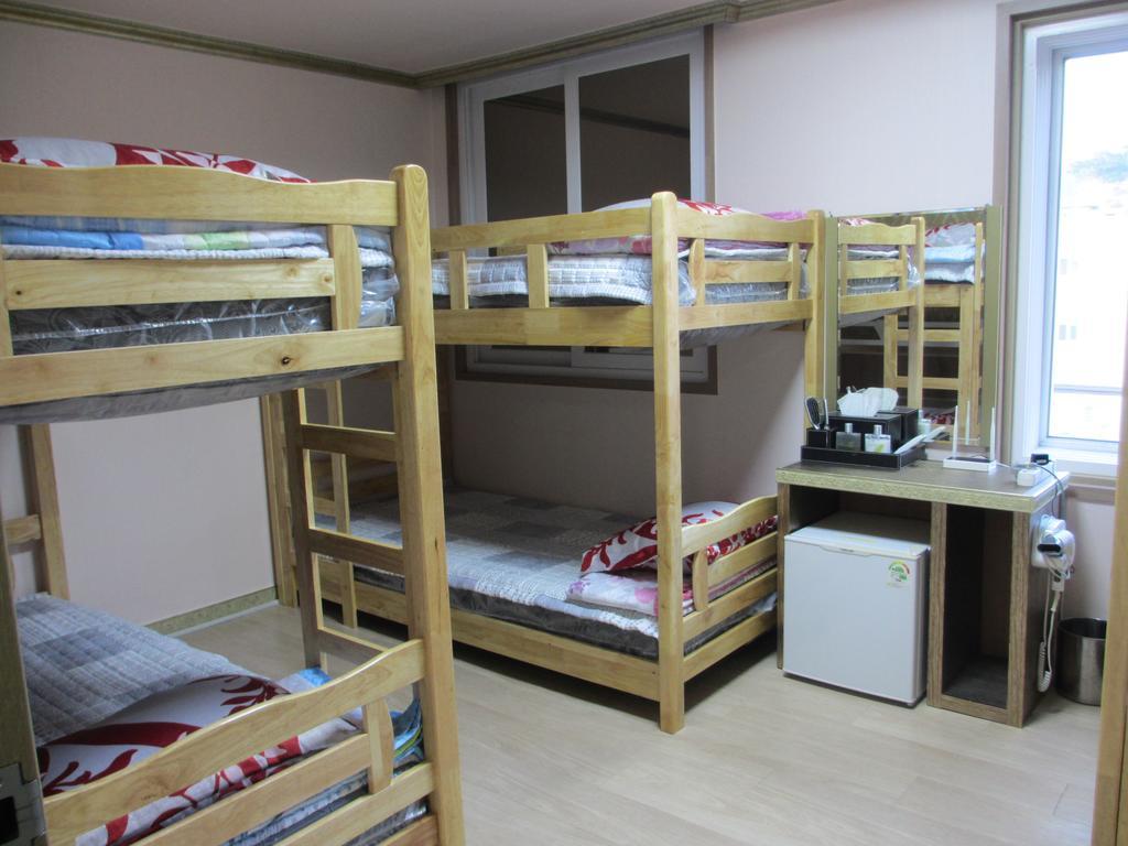 Moiri Guesthouse Yeosu Eksteriør billede