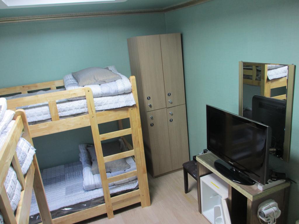 Moiri Guesthouse Yeosu Eksteriør billede