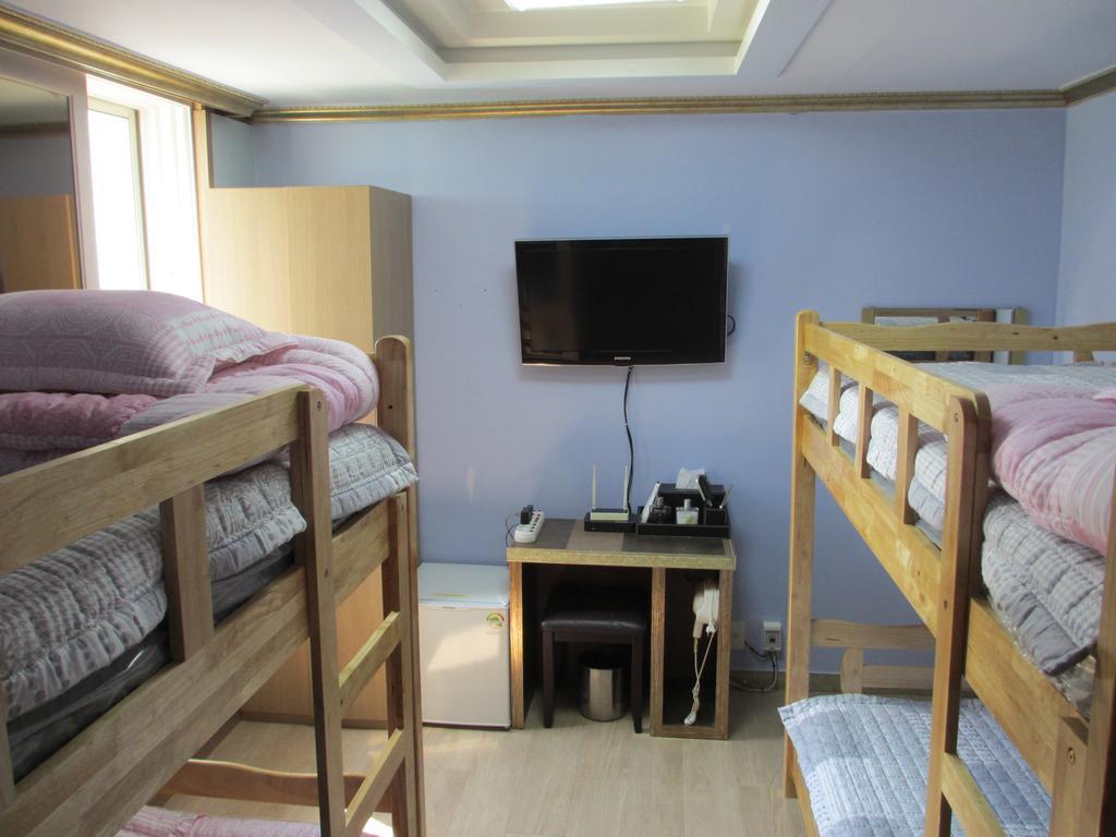 Moiri Guesthouse Yeosu Eksteriør billede