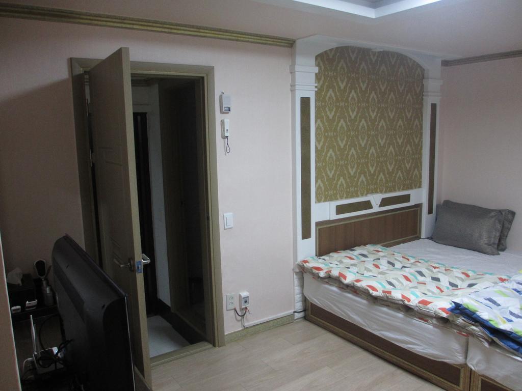 Moiri Guesthouse Yeosu Eksteriør billede
