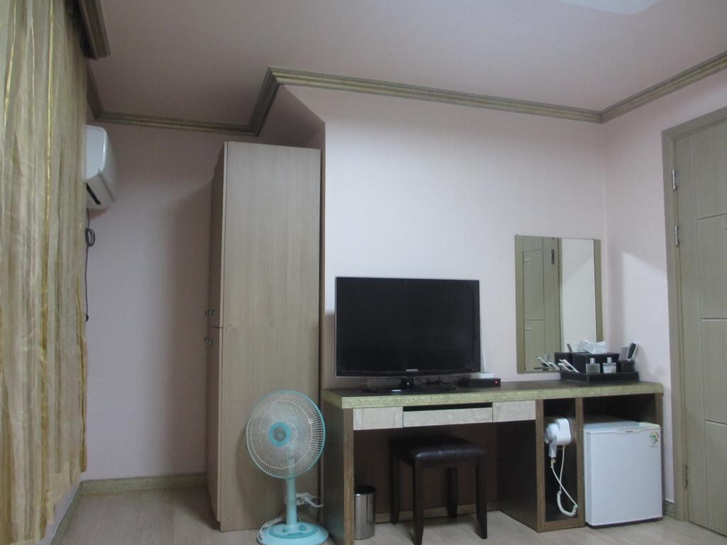 Moiri Guesthouse Yeosu Eksteriør billede