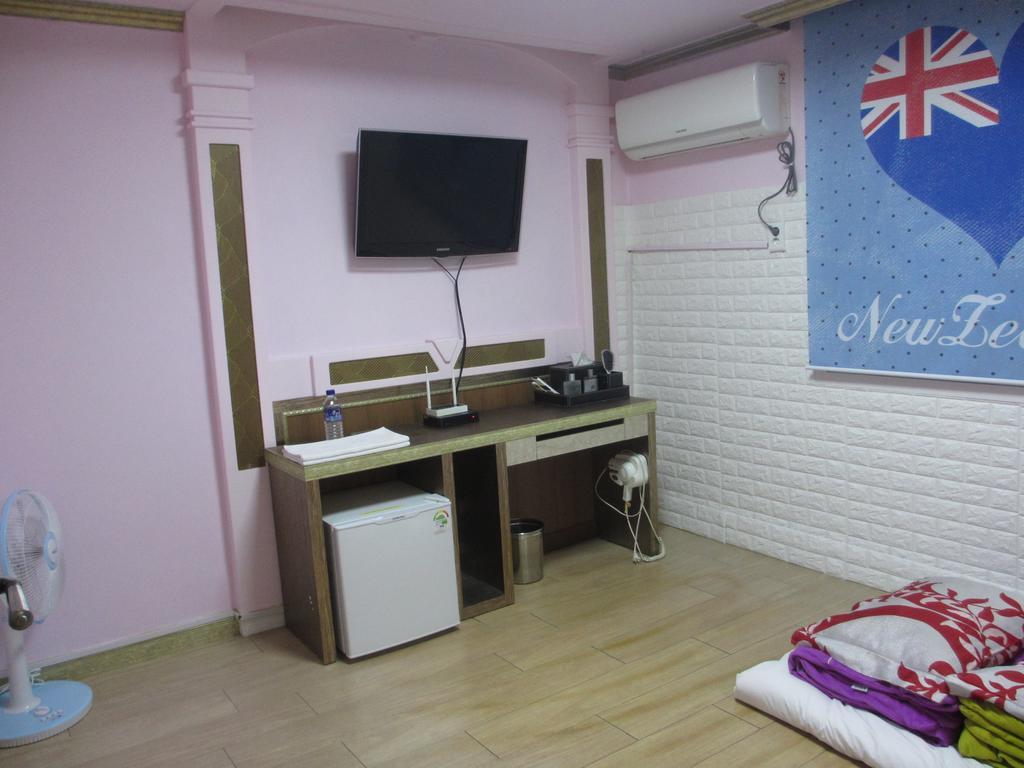 Moiri Guesthouse Yeosu Eksteriør billede
