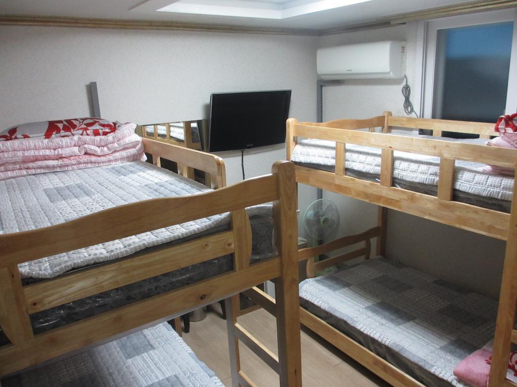 Moiri Guesthouse Yeosu Eksteriør billede
