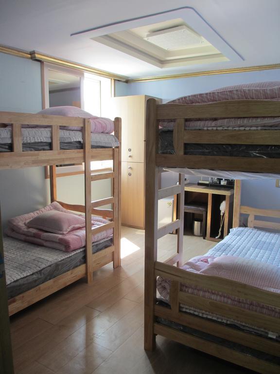 Moiri Guesthouse Yeosu Eksteriør billede